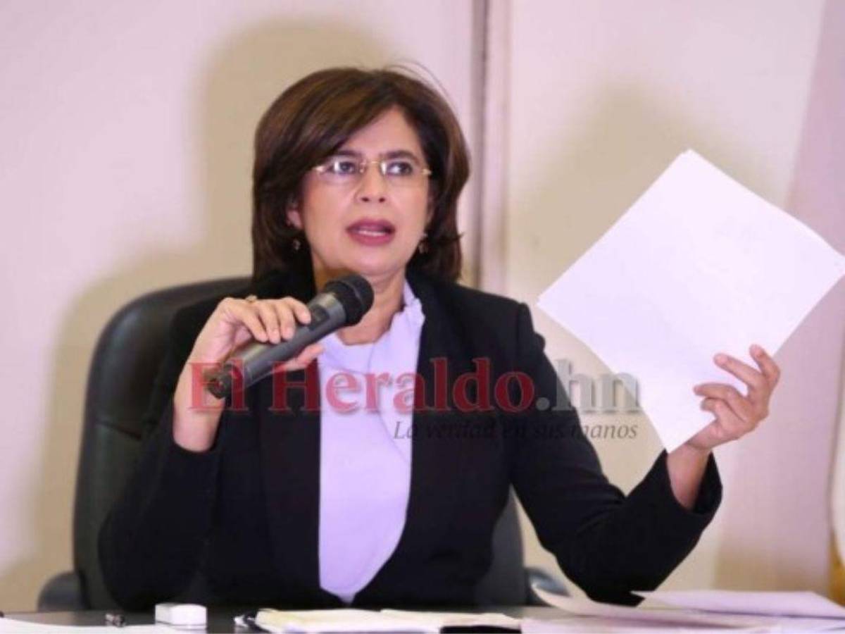 “Reúno todos los requisitos”: Rixi Moncada no descarta postularse a la CSJ