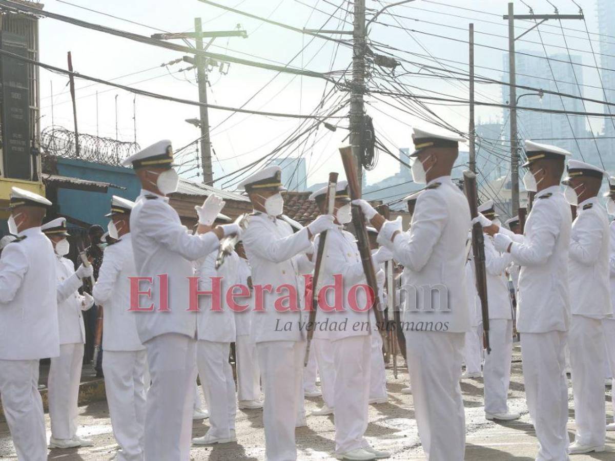 Grupos de las distintas fuerzas de Seguridad del país también robaron aplausos con su coordinación y destreza.