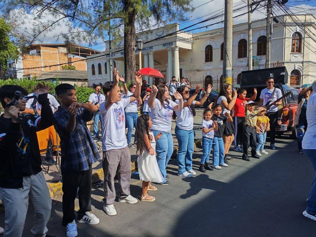 Carreritas de San Juan llenan de júbilo el Domingo de Resurrección en Comayagüela