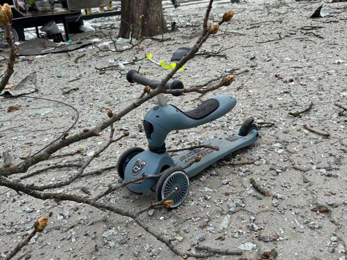 Impactantes y crudas imágenes del ataque ruso a Sumy que deja más de 30 muertes Impactantes y crudas imágenes del ataque ruso a Sumy que deja más de 30 muertes