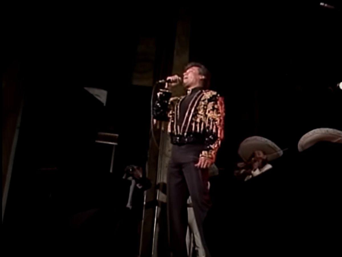 Barbie lanza una muñeca inspirada en Juan Gabriel Barbie lanza una muñeca inspirada en Juan Gabriel