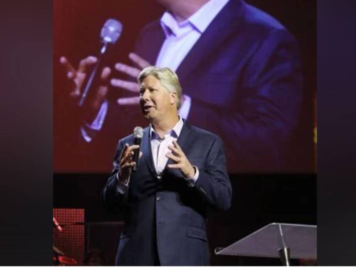 La caída del pastor Robert Morris: fundador de megaiglesia y exasesor de Trump, condenado por abuso sexual