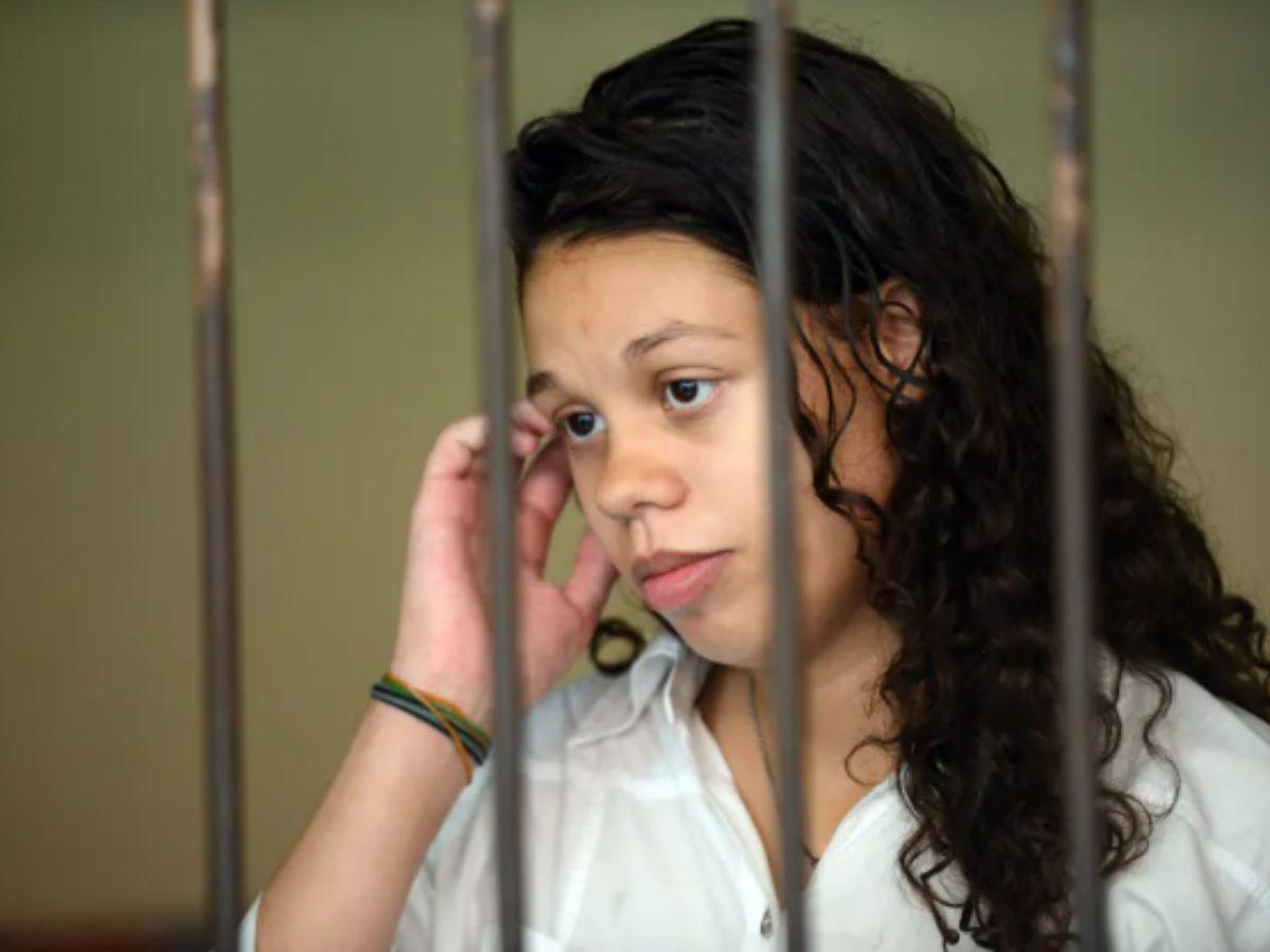 La “asesina de la valija” de Bali se declara culpable en EEUU de matar a su madre