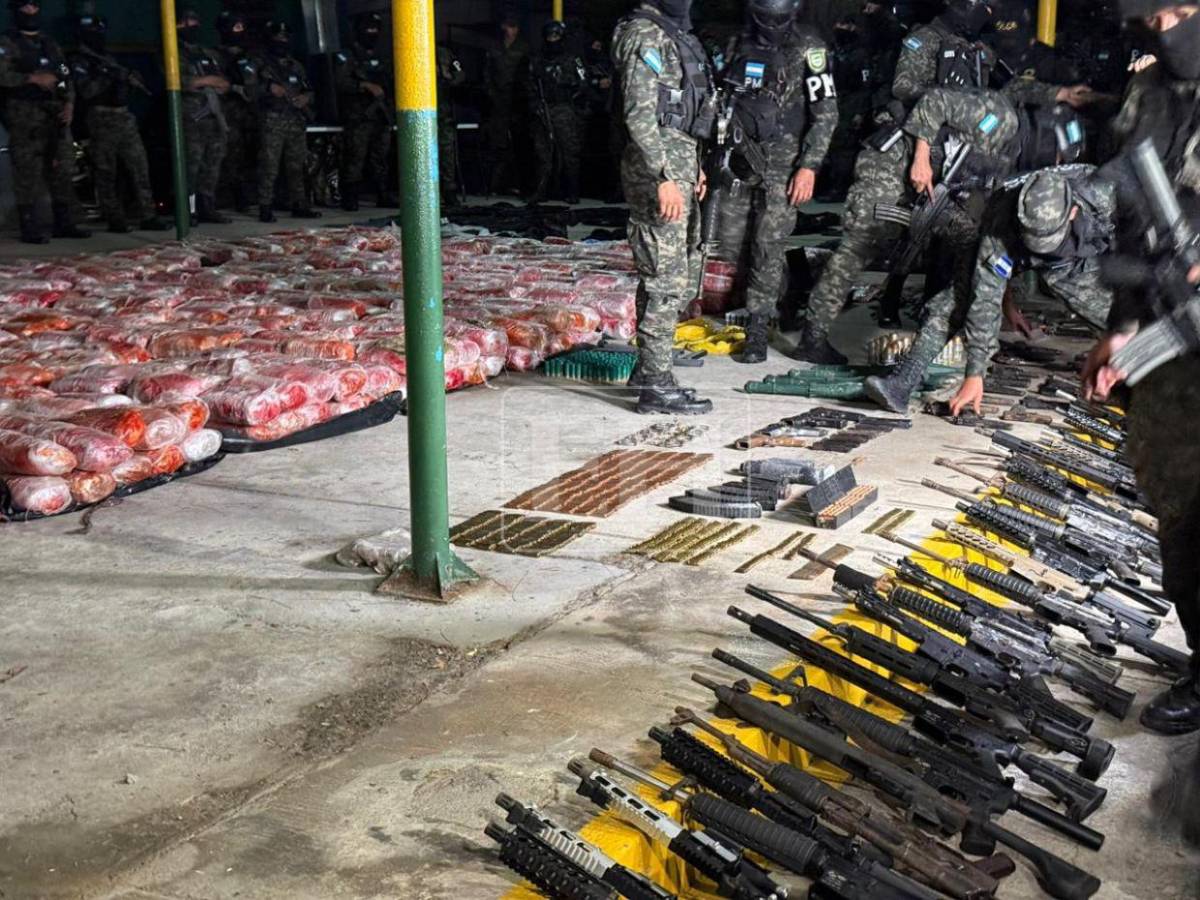 Armas, bombas, drogas y uniformes de la DEA: los decomisos tras operativo en SPS