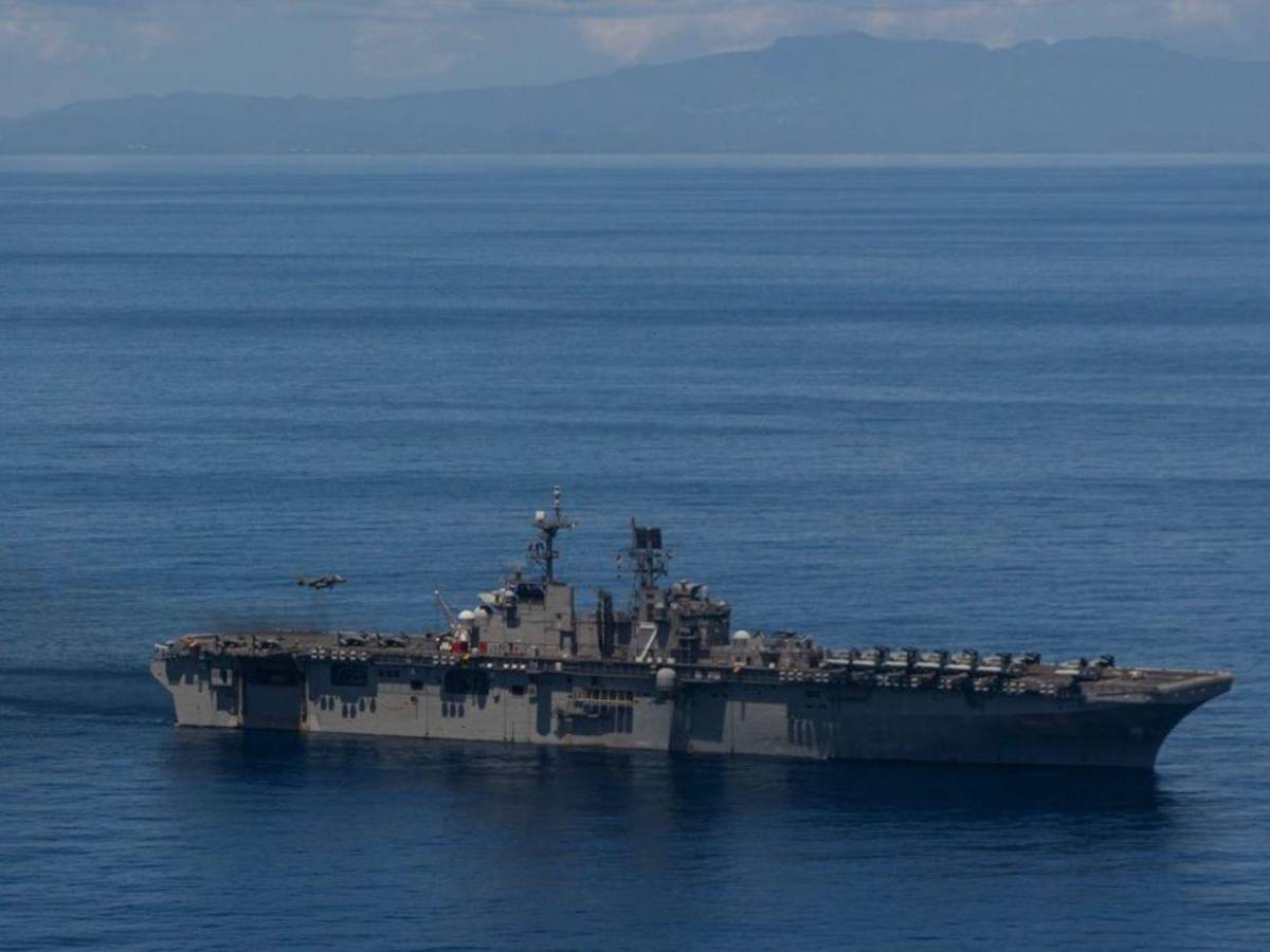 Este es el buque anfibio de guerra que lleva a Nicolás Maduro a Estados Unidos