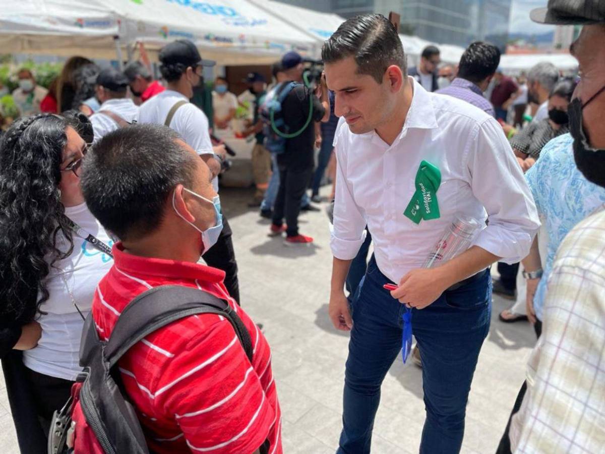 ¿Quién es Jhosy Toscano, propuesto como sustituto de Ana Paola Hall?