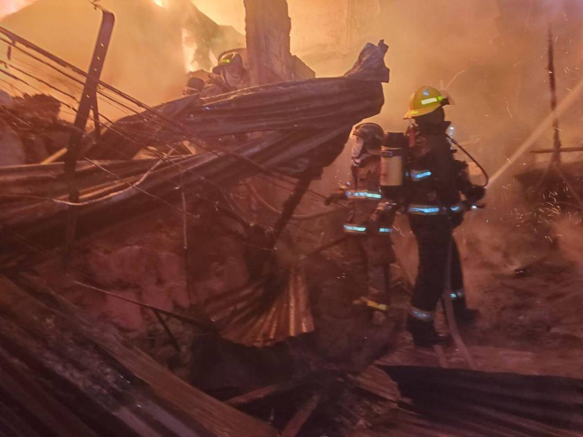 Incendio en barrio San Martín deja cuatro quemados; entre ellos dos adultos mayores