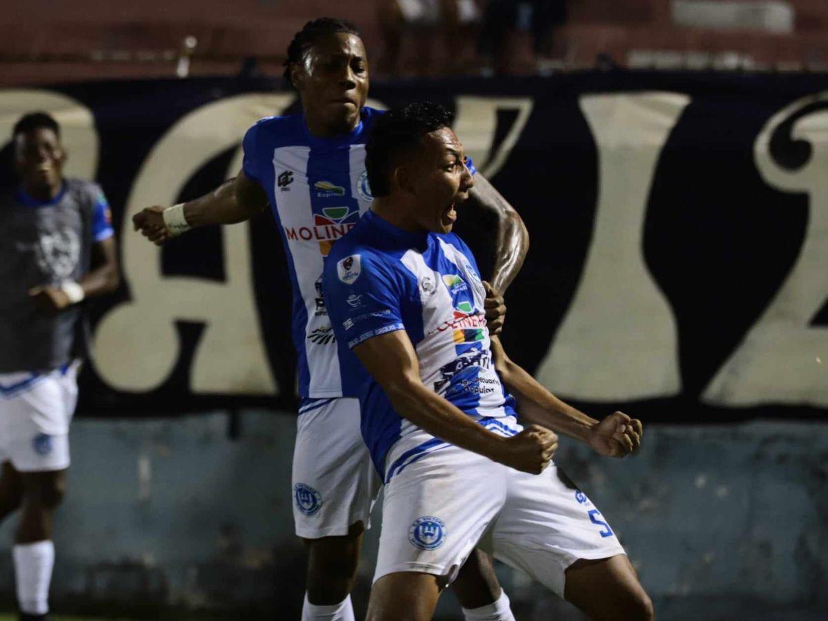 El Victoria estaba consiguiendo un triunfo con sabor a salvación.