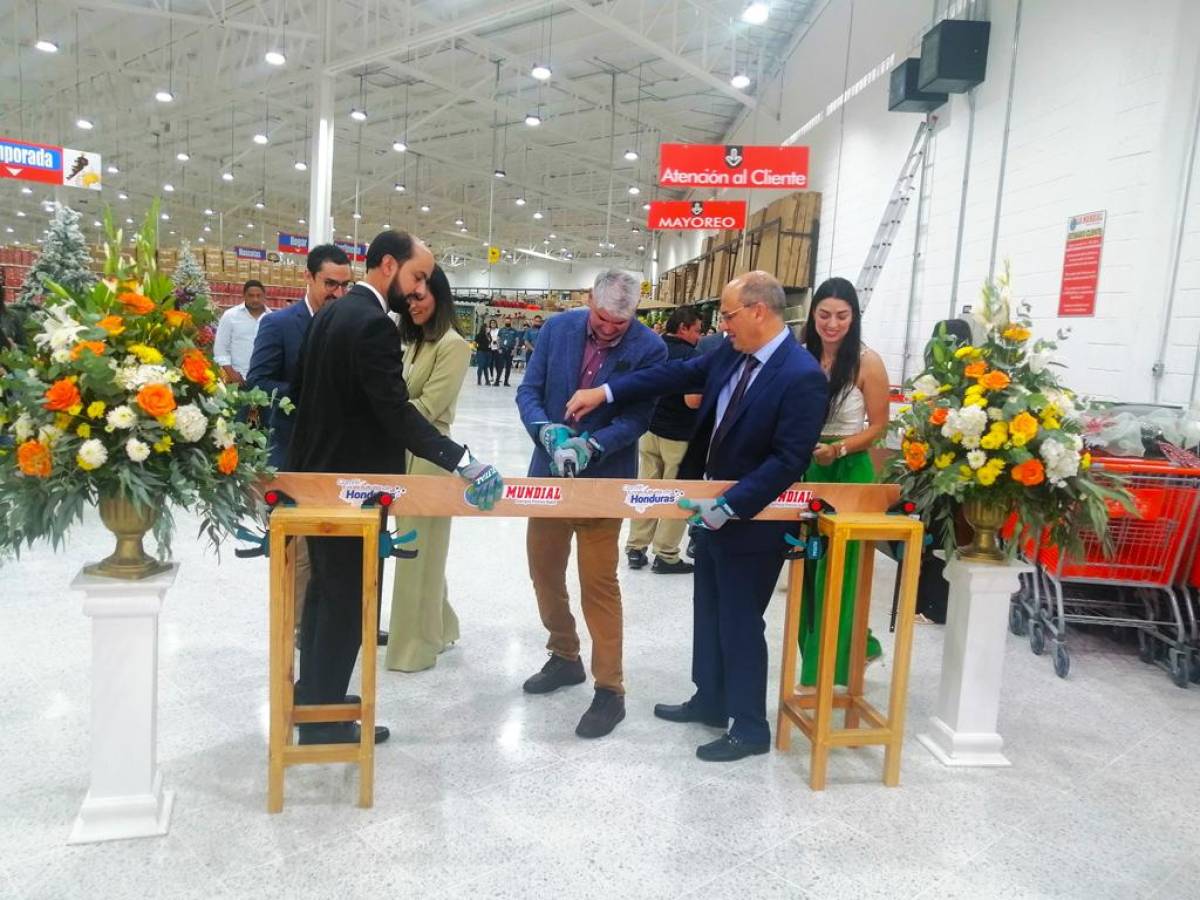 La Mundial inaugura su tienda 14, en El Carrizal