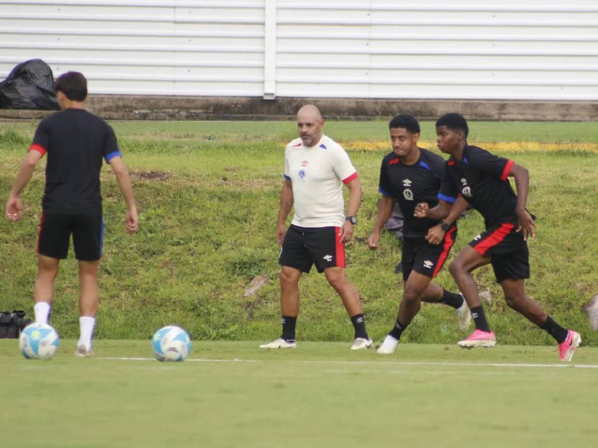 Espinel sorprende, reemplazo de Menjívar y el nuevo fichaje del Olimpia captado en pleno entreno