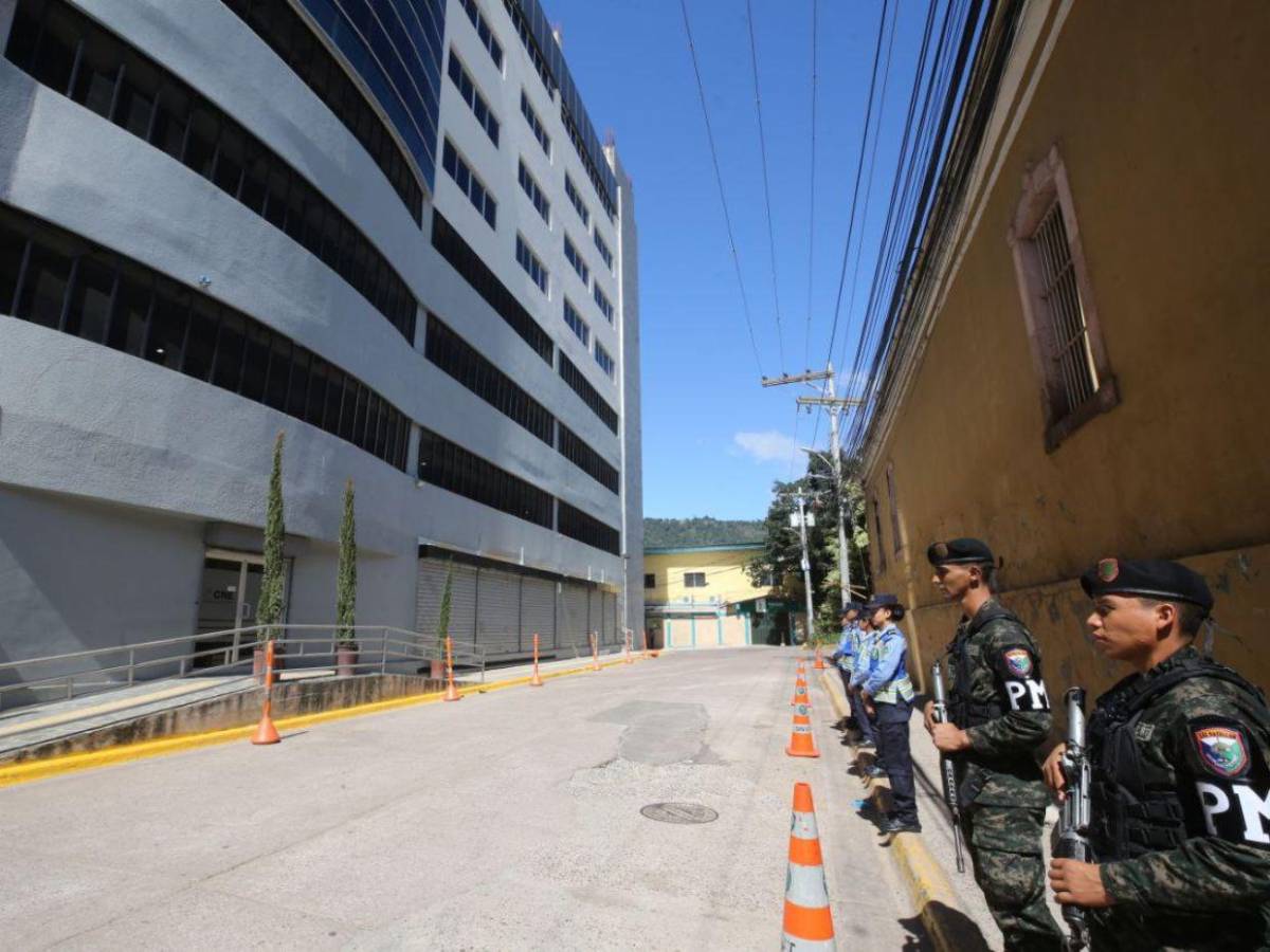 Instalaciones del CNE bajo resguardo militar y policial previo a elecciones