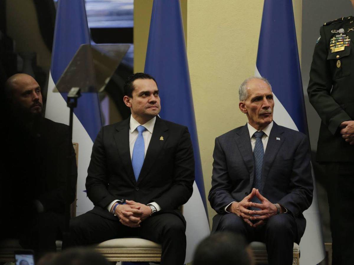 Ambiente en las afueras del Congreso Nacional previo al inicio de primera legislatura