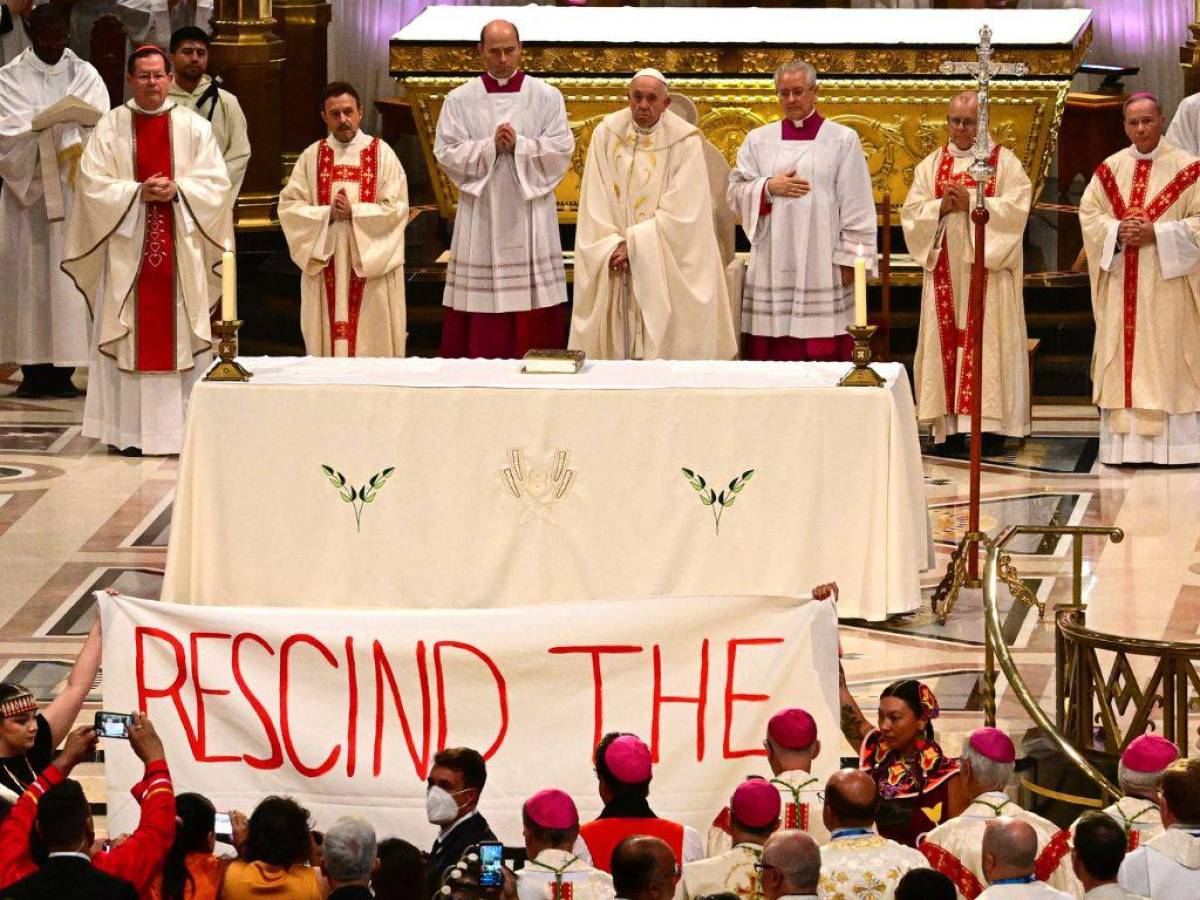 Papa celebra misa de reconciliación en santuario católico más antiguo de Norteamérica