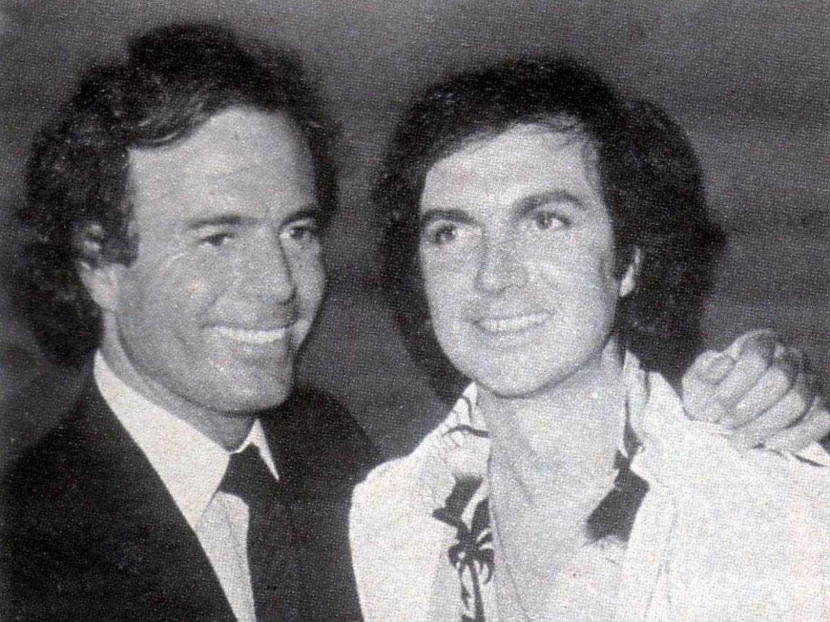 Julio Iglesias demanda a diario español que publicó acusaciones de abuso sexual en su contra