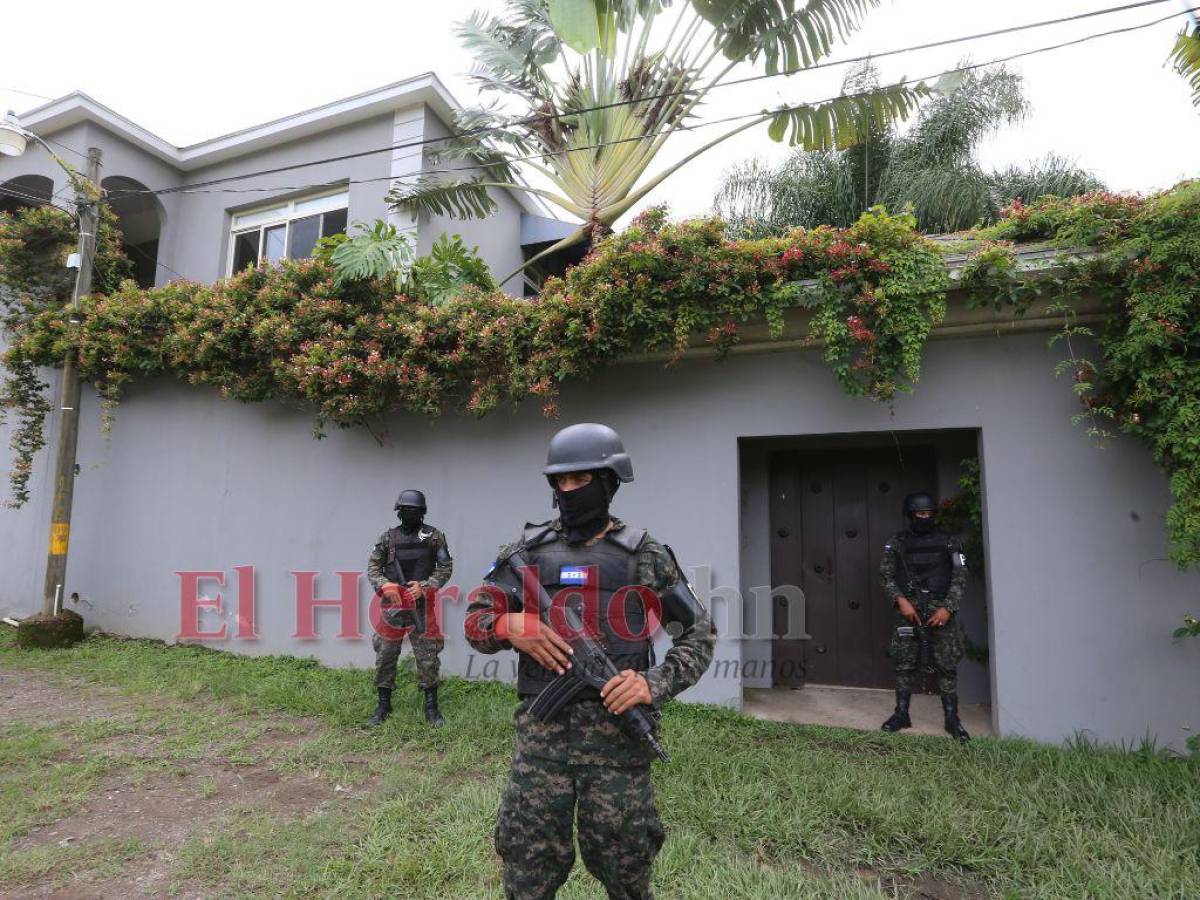 Lujosas propiedades y vehículos le fueron incautados al pedido en extradición a lo largo de estos años.