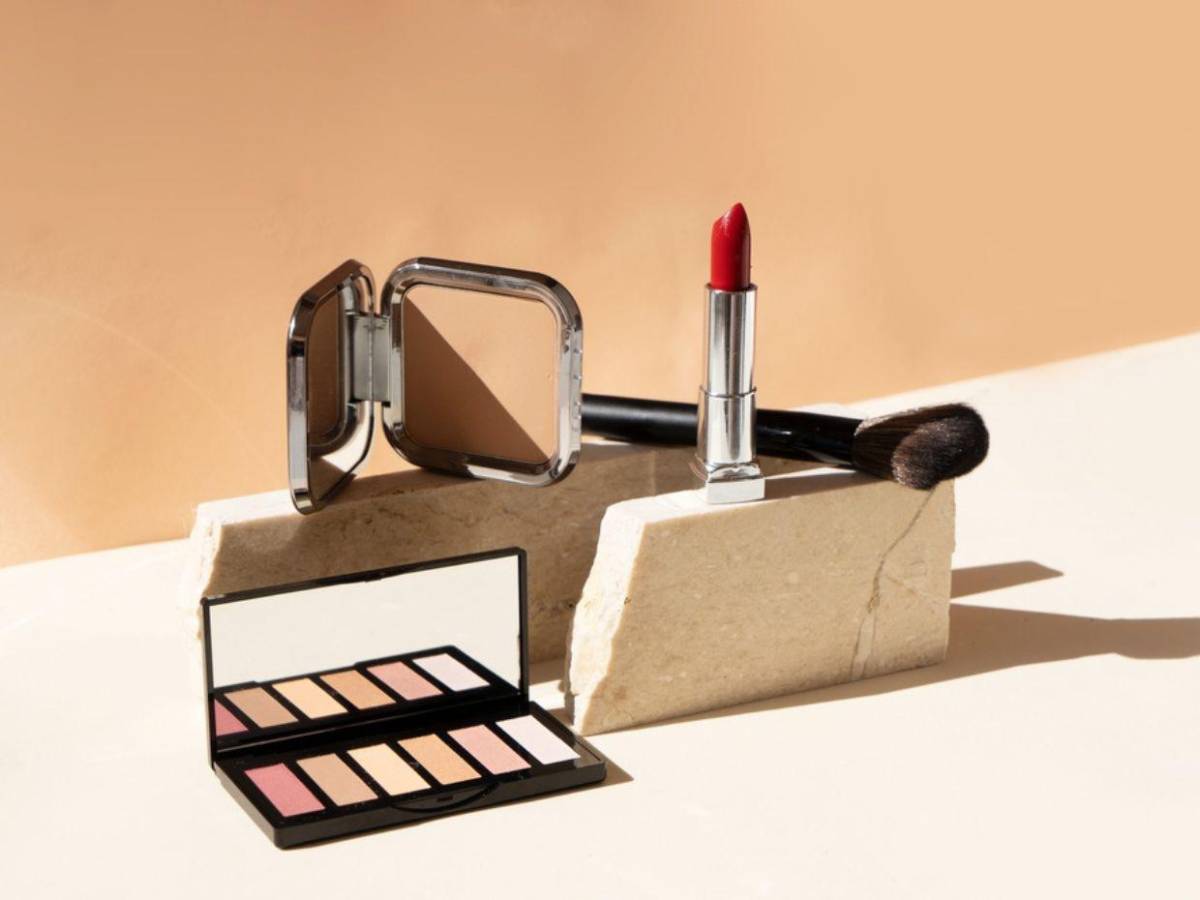Maquillaje minimalista: un solo producto, múltiples usos Maquillaje minimalista: un solo producto, múltiples usos