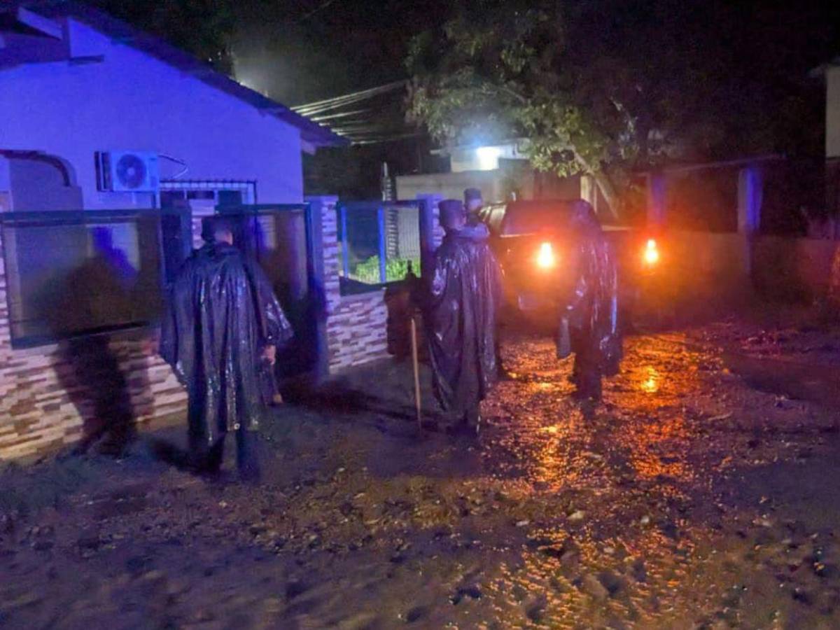 Fuertes lluvias dejan inundaciones y decenas de evacuados en Quimistán, Santa Bárbara