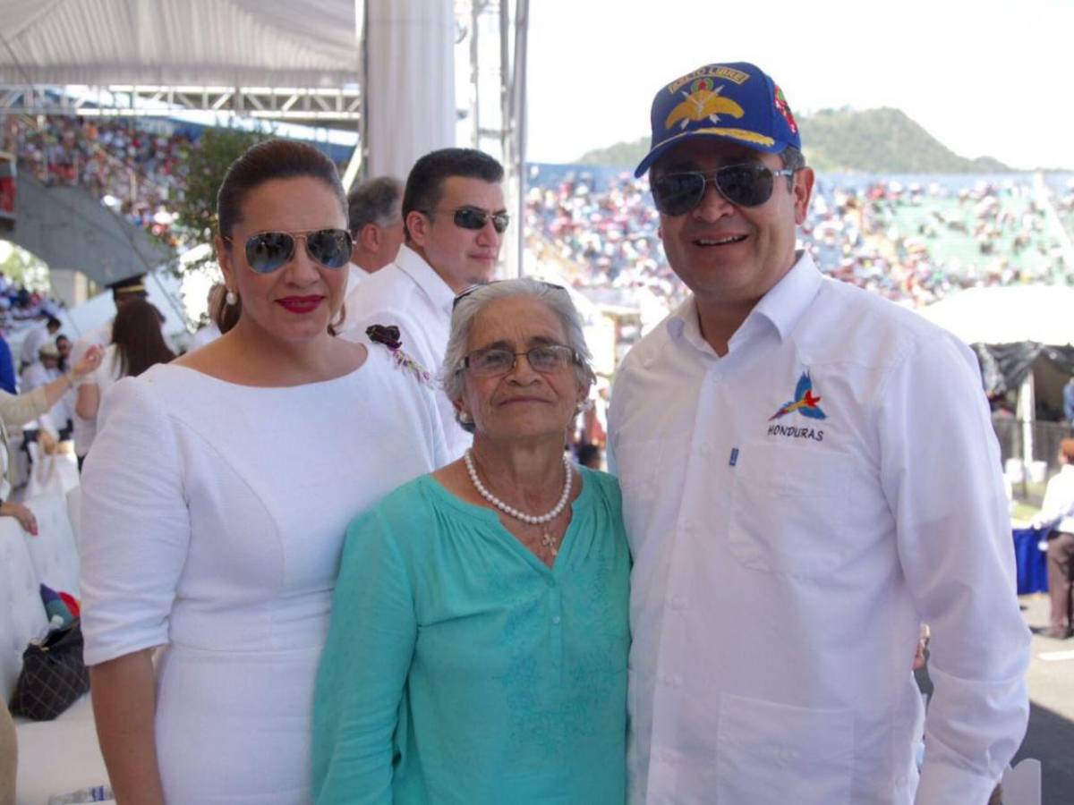 Así luce Juan Orlando Hernández tras visita de su madre en prisión en EE UU