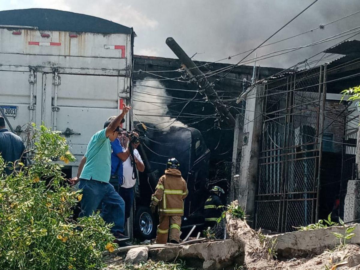 La rastra también impactó contra un taller.