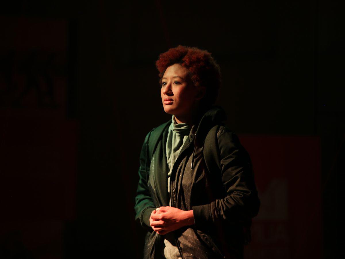 “Hilos Invisibles de la Migración”: MUA clausura proyecto con libro, podcast y obra de teatro