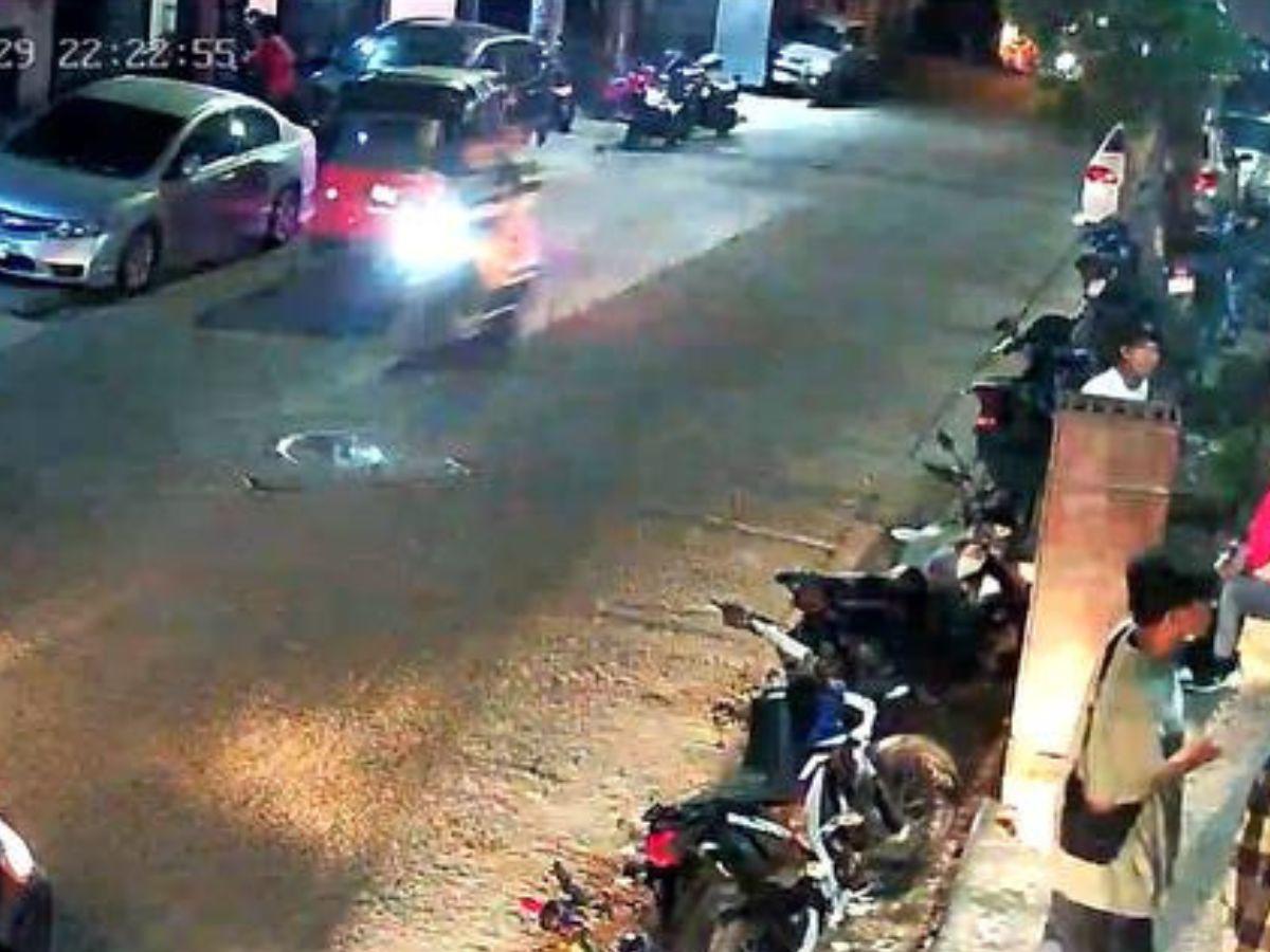 Cámaras captaron asalto en barrio Bella Vista: llegaron armados, con chalecos y encapuchados