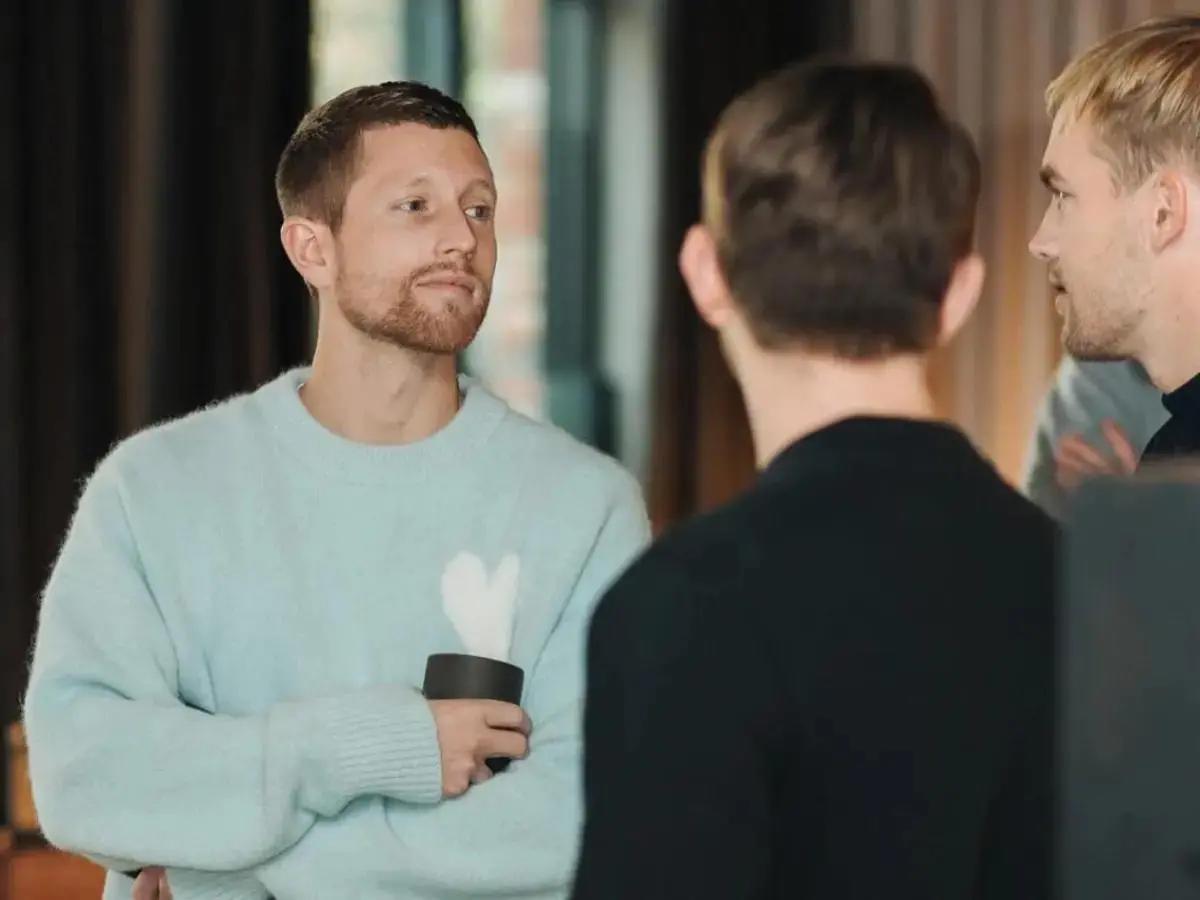 Futbolista no logra sobrevivir y muere frente a su pareja mientras estaban de vacaciones