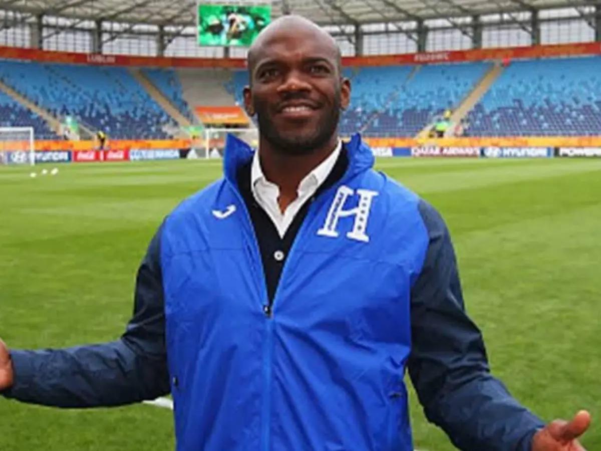 Famosa revista de España causa polémica al nombrar los 15 mejores futbolistas de Honduras