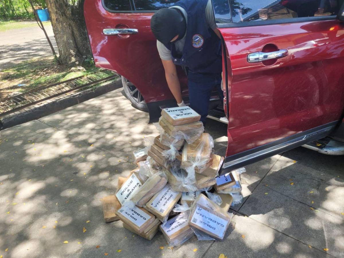 La escondieron en paquetes de “Dolce&Gabbana”: Gloria Interiano y su hija transportaban droga en Choluteca