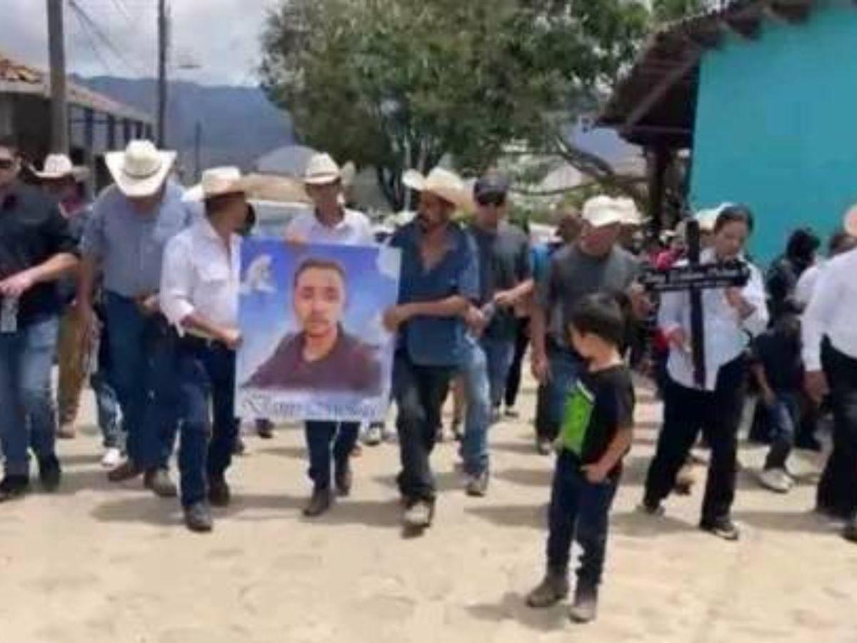 Último adiós a Dany Molina, hijo de un alcalde, hallado muerto dentro de una casa en Lempira