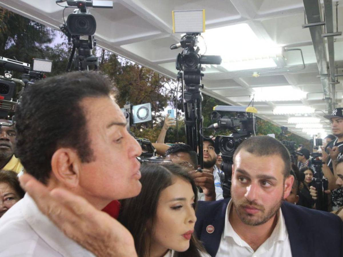 Tensión y reclamos en la UNAH mientras Nasralla supervisa cierre de urnas