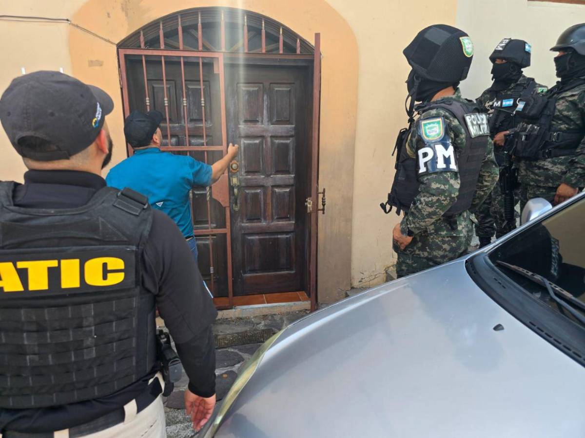 Traspaso de carro y solicitud de pasaporte: Desde bufetes, red criminal hacia falsificación notarial