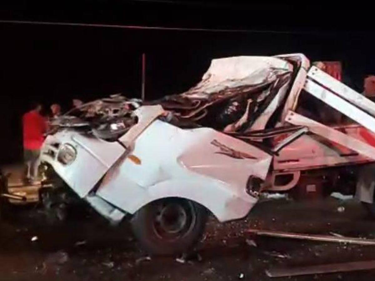 Los cuerpos quedaron atrapados en el amasijo de hierro: dos muertos deja accidente de tránsito