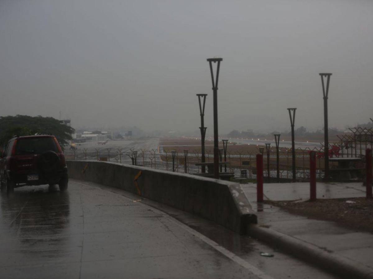 Las imágenes que dejó la tormenta registrada este viernes sobre Tegucigalpa y Comayagüela