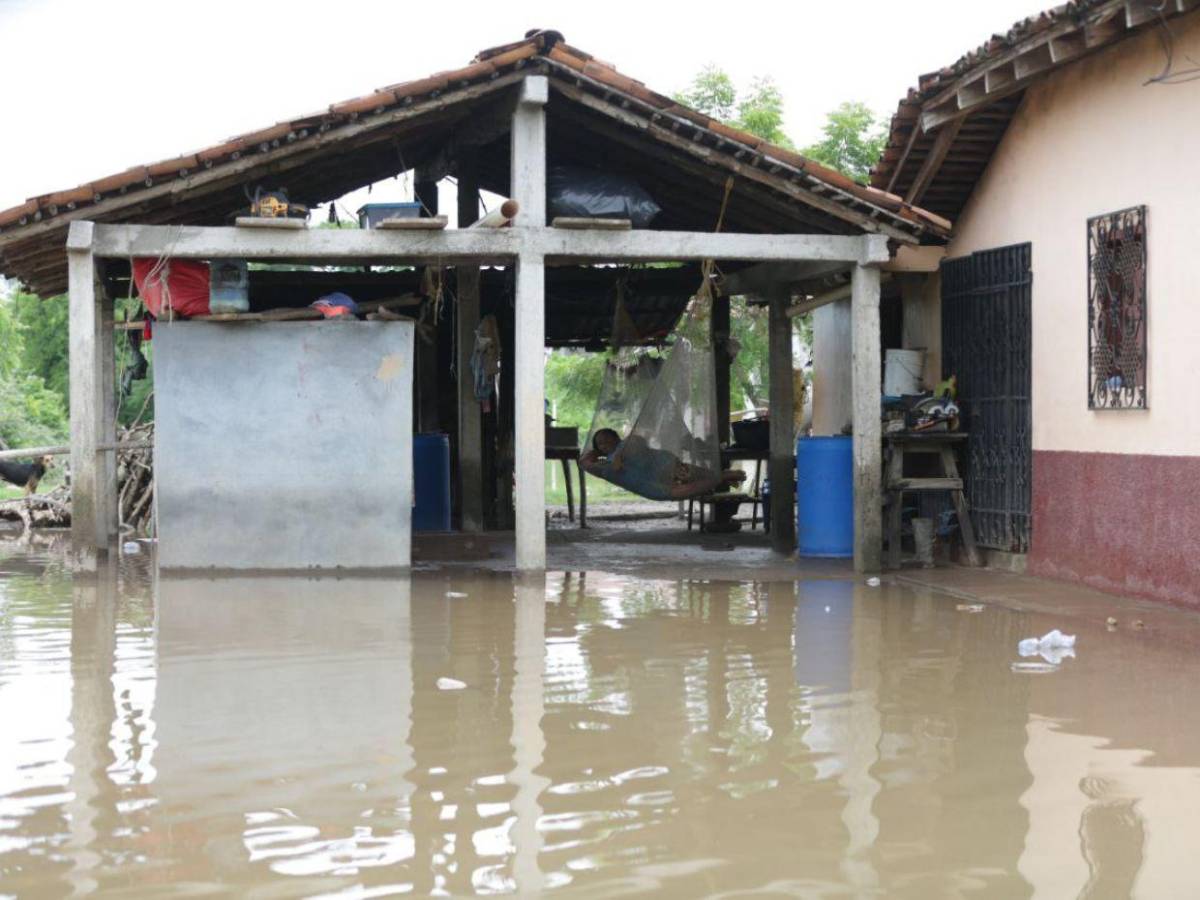 Crisis en Costa de los Amates: inundaciones, cocodrilos y esperanza en medio del caos