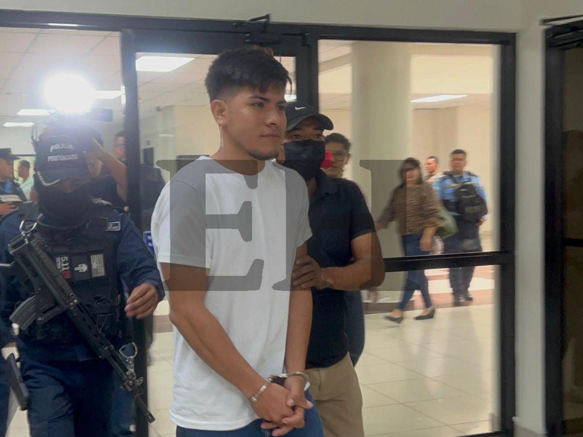 Sonriendo llegó al juzgado Walter Alvarenga, acusado de carbonizar y enterrar a Katherine Fuentes