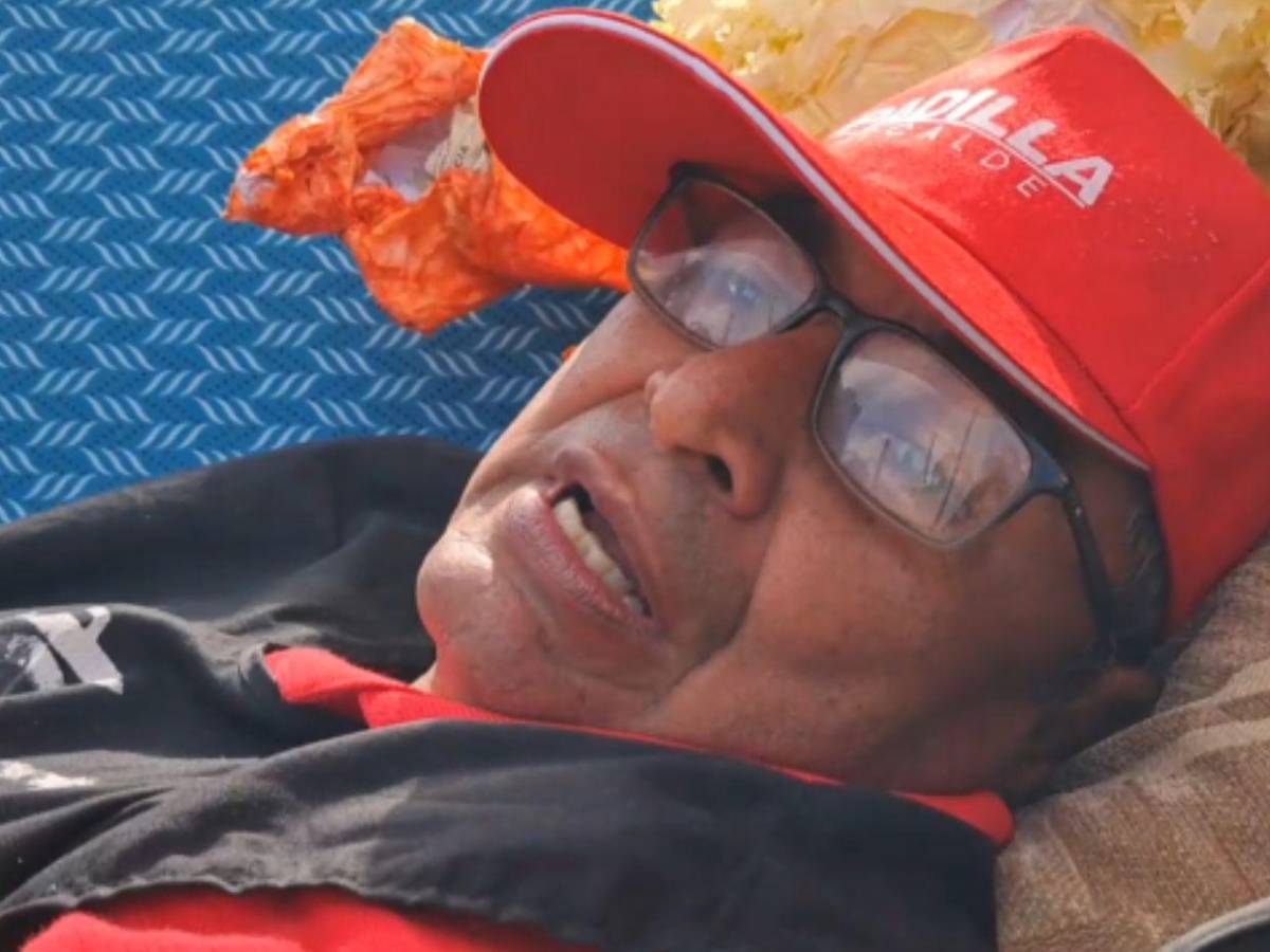 Militante de Libre realiza huelga de hambre frente al RNP: No aceptamos los resultados