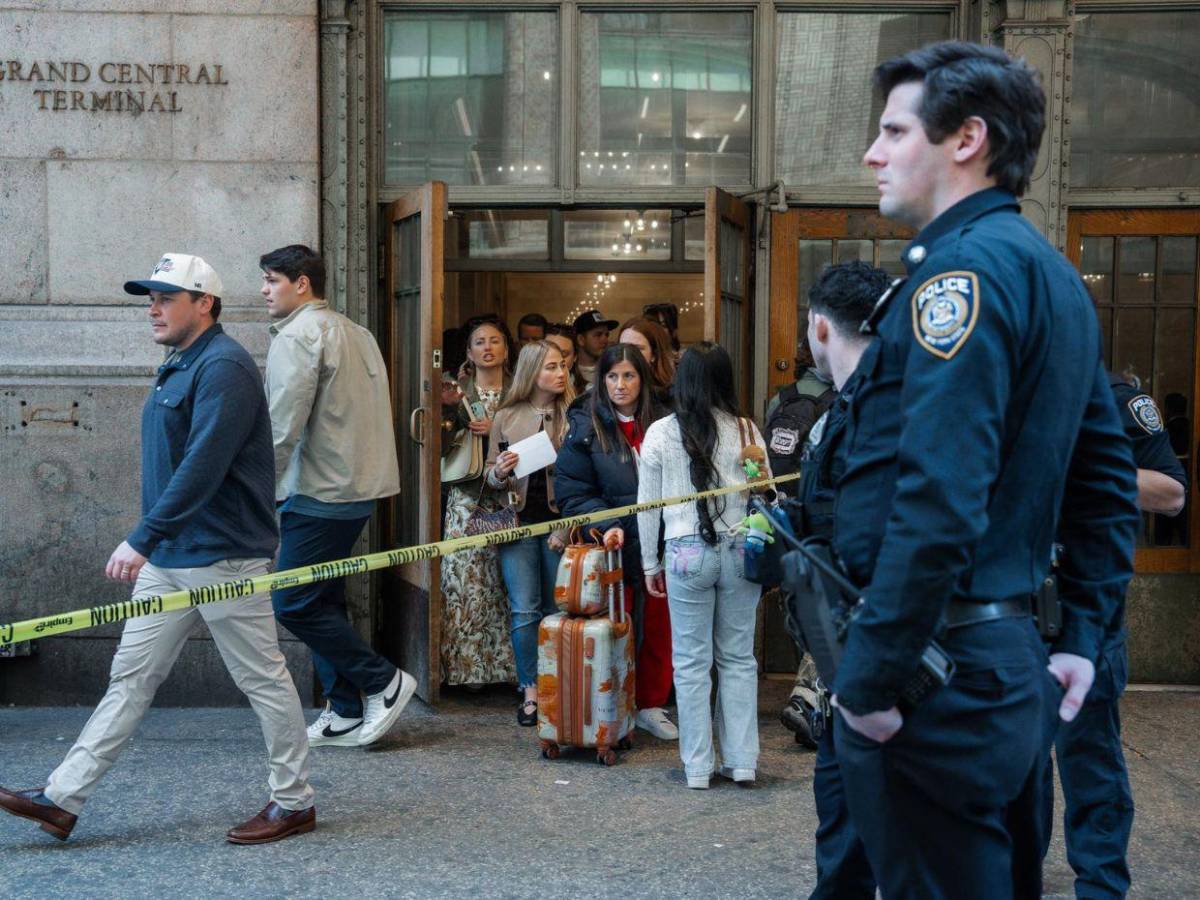 Abaten a hombre que apuñaló a tres personas en metro de Nueva York: decía ser “Lucifer”