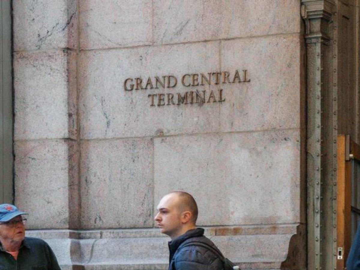 Abaten a hombre que apuñaló a tres personas en metro de Nueva York: decía ser “Lucifer”