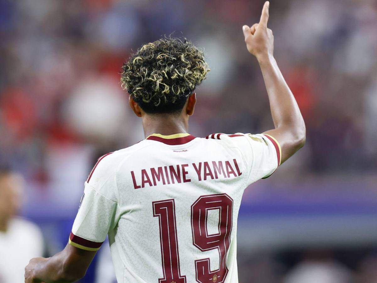 ¡Paternidad! Yamal tumba a Mbappé con el Barcelona y la Selección Española