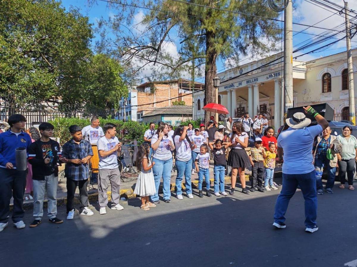Carreritas de San Juan llenan de júbilo el Domingo de Resurrección en Comayagüela