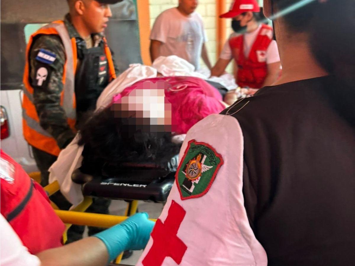 ¿Qué provocó el accidente entre rastra y bus en Quimistán?: “No le salió la curva”