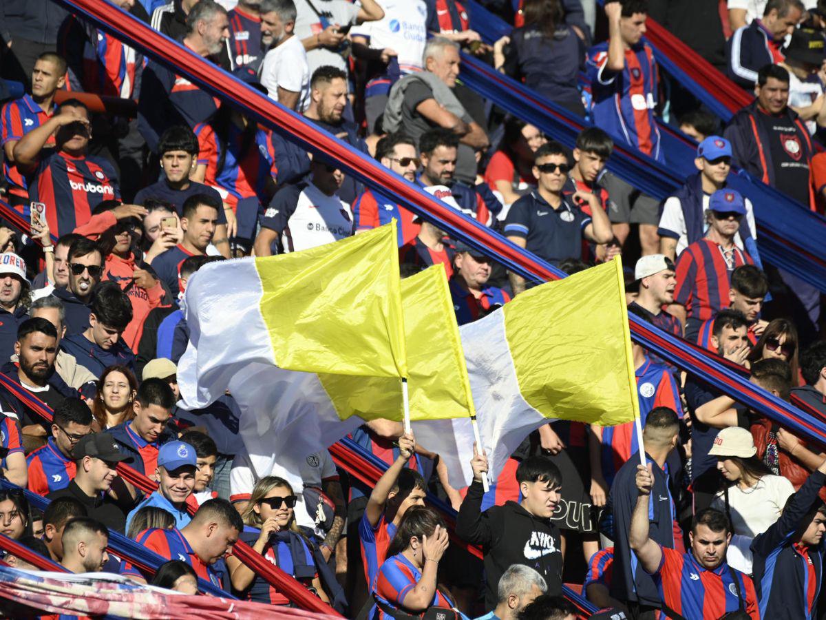 Juntos por la Eternidad: Así se despidió un equipo de fútbol argentino del papa Francisco Juntos por la Eternidad: Así se despidió un equipo de fútbol argentino del papa Francisco
