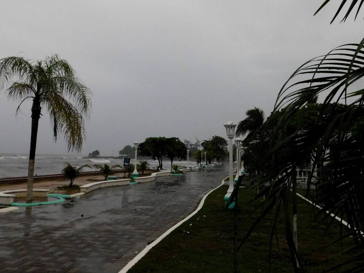 Masa de aire frío ya deja zonas inundadas en La Ceiba y otros sectores del norte
