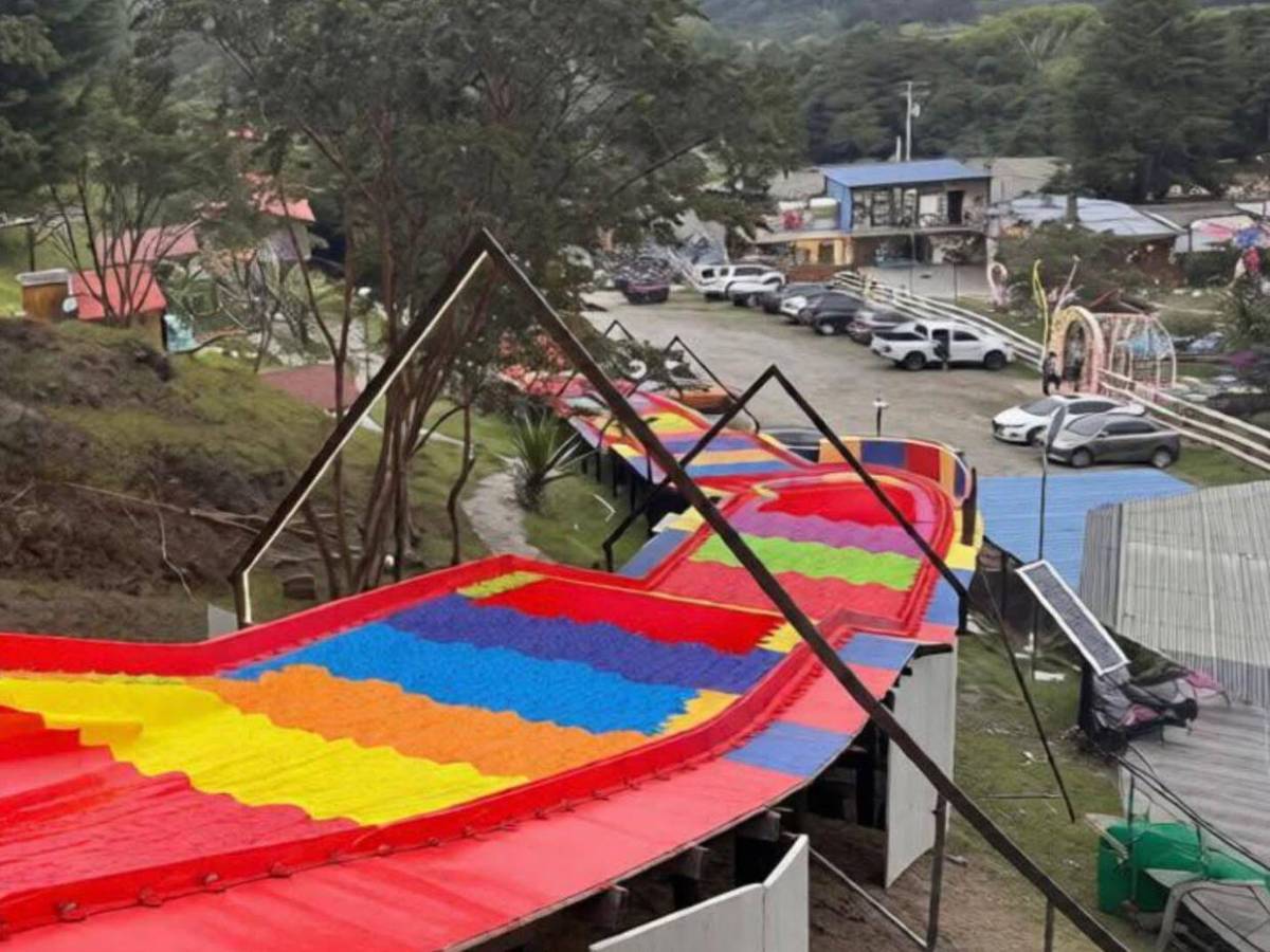 Así se aprende: Dibujo en servilleta costó la vida de joven en tobogán en Colombia