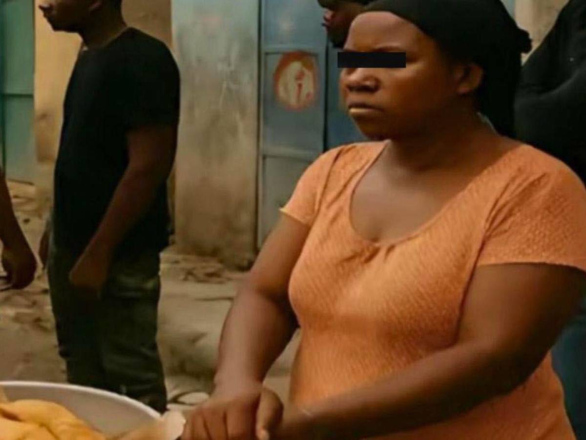Mujer mata a 40 pandilleros dándoles empanadas envenenadas en Haití Mujer mata a 40 pandilleros dándoles empanadas envenenadas en Haití