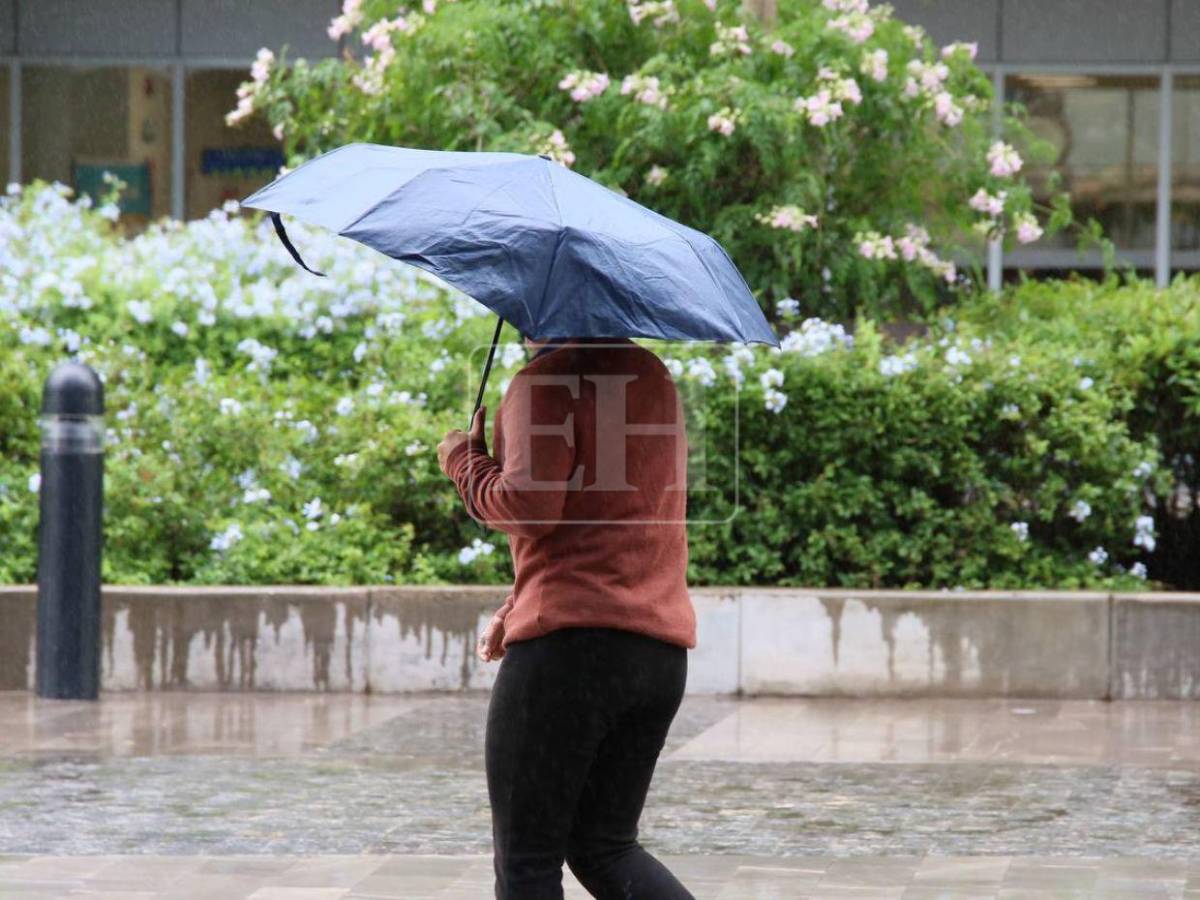 Onda tropical ingresó a Honduras hoy: pronostican lluvias con actividad eléctrica en estas zonas