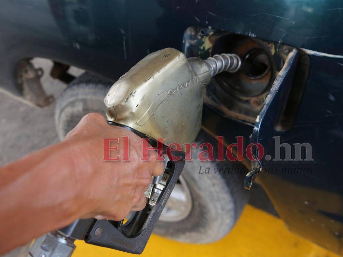 Presidenta Xiomara Castro instruye a Finanzas absorber el 50% del aumento al diésel