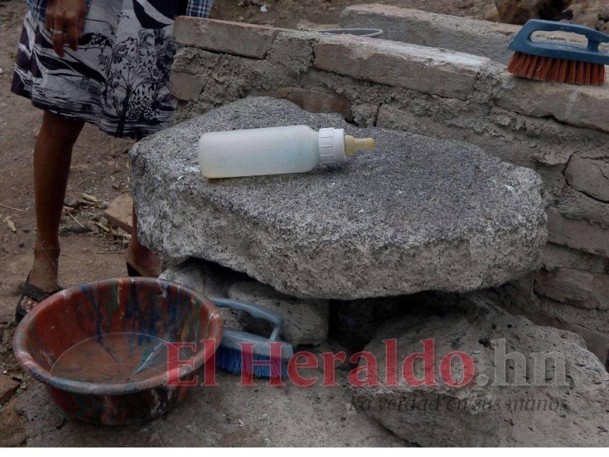 Secas y sin ninguna gota de agua permanecen las pilas y barriles en la zona alta de Comayagüela.