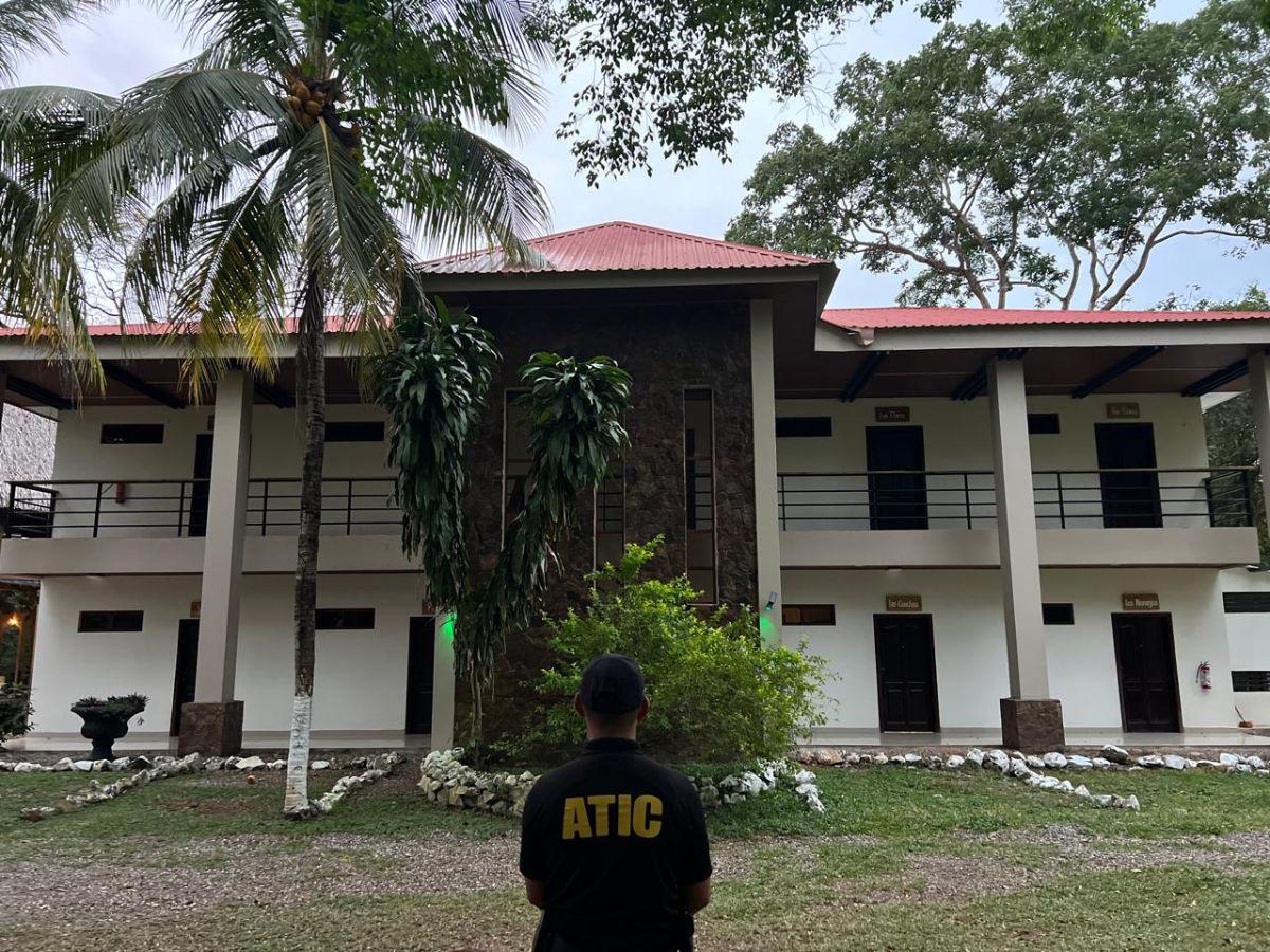 Famoso hotel, guaras rojas y viviendas aseguradas de Martín Flores, líder de cártel de drogas