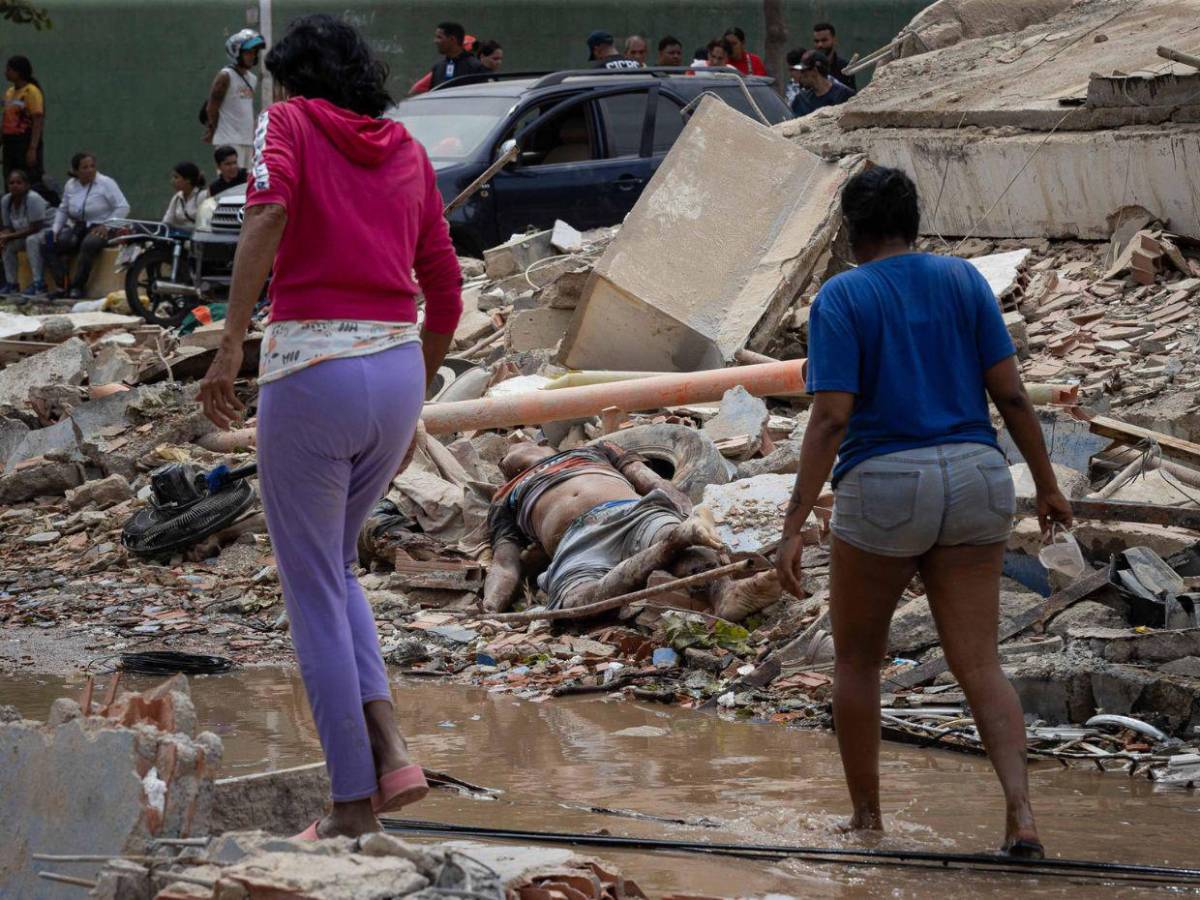 Venezuela sigue contando víctimas: aumenta a 920 la cifra de fallecidos por terremotos